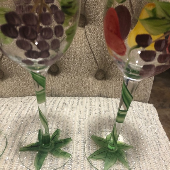 Three beautiful hand-painted, 8 ounce wine, glasses, floral grapes - Picture 2 of 6